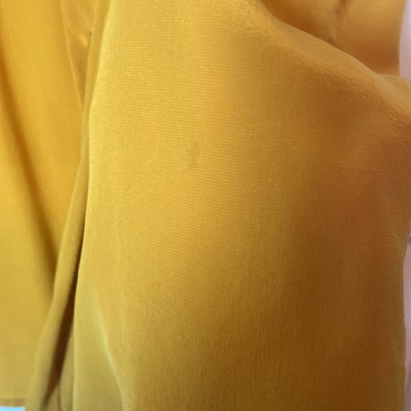 AUGUST SILK Mustard Yellow Silk Top Med. - Picture 5 of 5